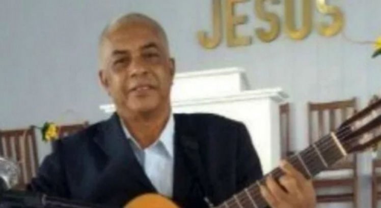 Pastor mata outro pastor a pedradas em briga por causa da Bíblia