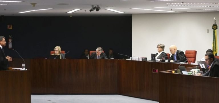 STF forma maioria e decide enquadrar homofobia como crime de racismo