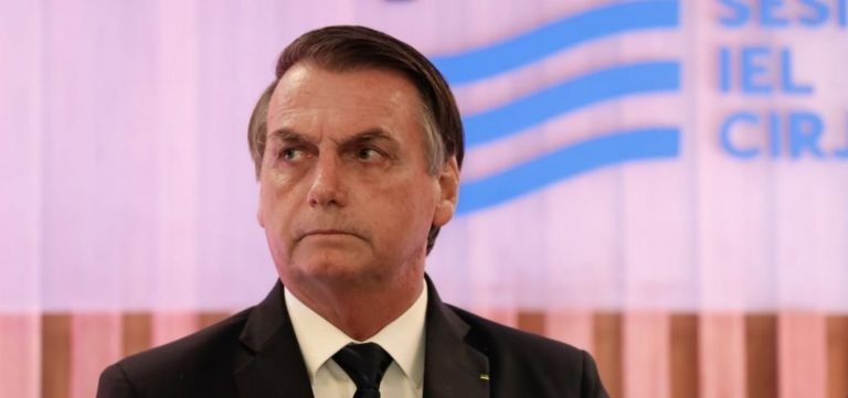 Justiça determina que Bolsonaro indenize Maria do Rosário em 15 dias