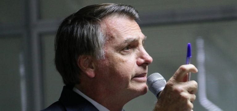 MP 871 irá economizar cerca de R$ 10 bilhões por ano, diz Bolsonaro