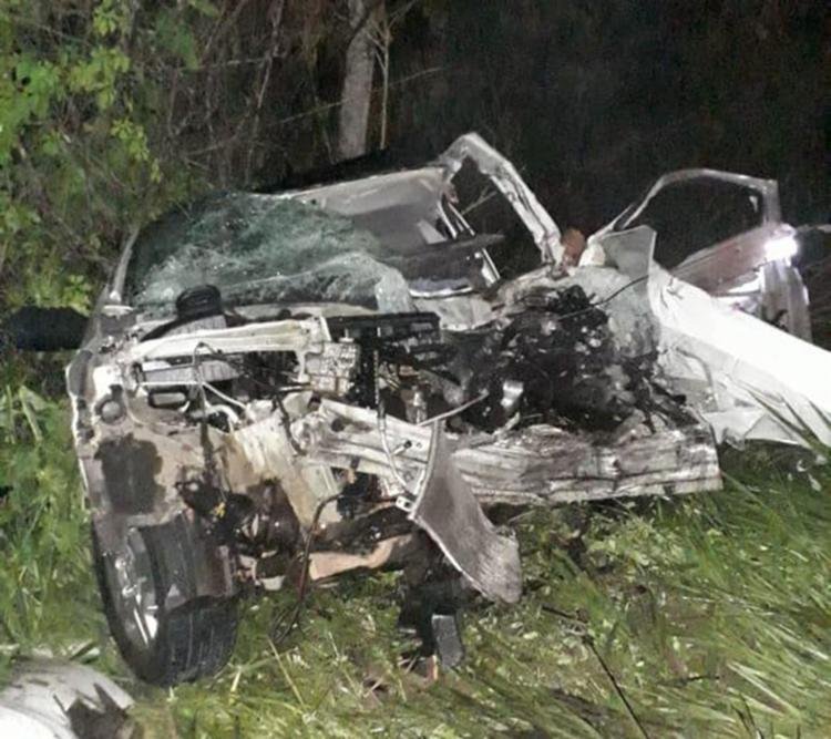 Motorista morre em colisão com carreta carregada de madeira na BR-110