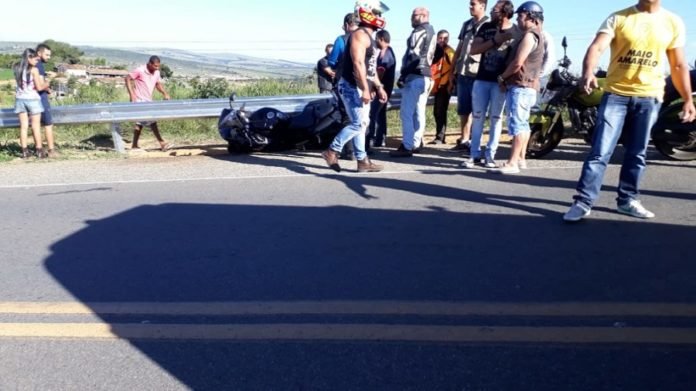 Casal sofre grave acidente de moto na BR 116, em Jaguaquara