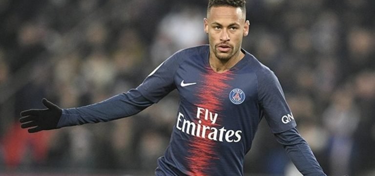 Acusado de estupro, Neymar diz ter sido vítima de extorsão e mostra conversa com mulher