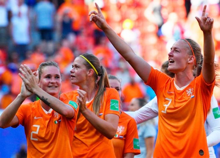 Holanda bate Itália, mantém 100% e vai à semi do Mundial Feminino pela 1ª vez