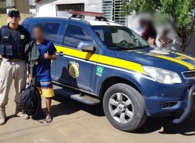 PRF flagra adolescente viajando em para-choque de caminhão na BR-101