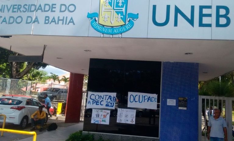 Professores mantêm greve que já dura mais de 60 dias nas universidades estaduais