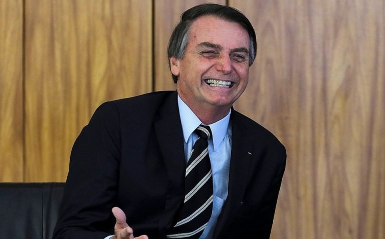 ‘Por mim, eu botaria 60 (pontos)’, diz Bolsonaro sobre CNH