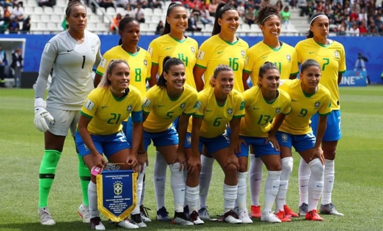 Brasil joga contra a França na Copa do Mundo feminina neste domingo