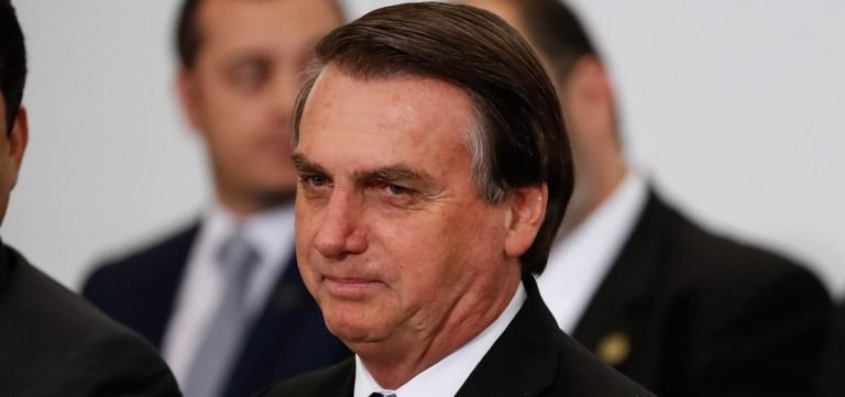 Ataque de Bolsonaro desagrada a parte da direita e dos militares, diz coluna