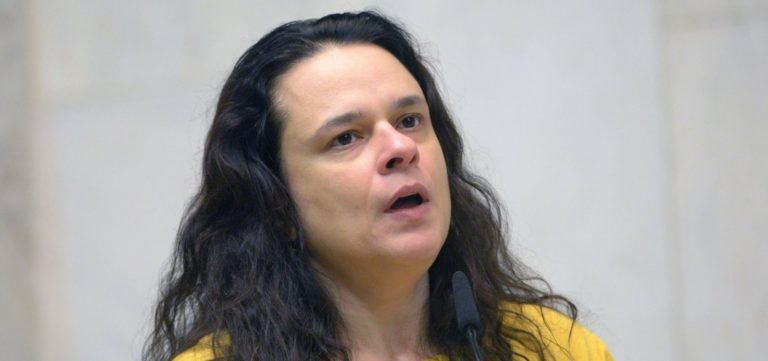 Janaina Paschoal protocola pedido de impeachment contra Toffoli