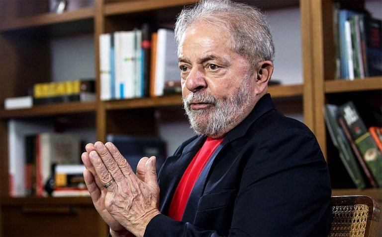 Juiz absolve Lula de dois crimes, mas mantém maior parte da acusação