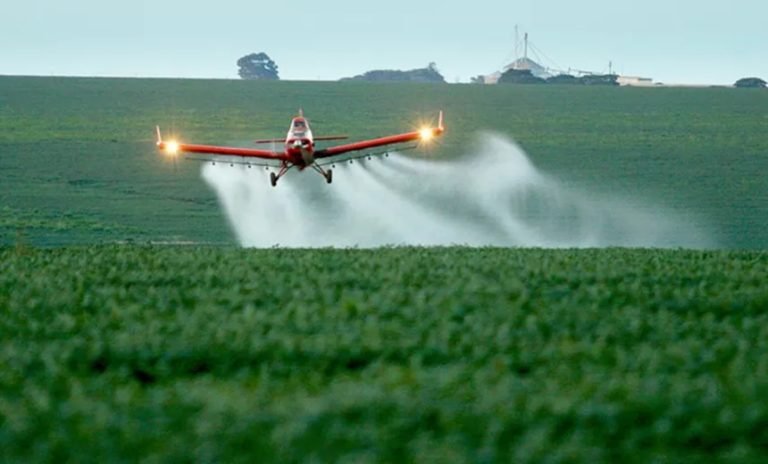 Ao menos 14 cidades baianas não monitoram presença de agrotóxicos na água, revela MP