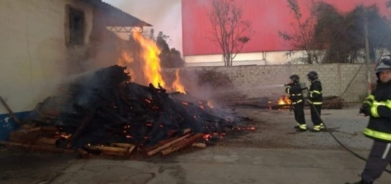 Incêndio atinge empresa de café em Vitória da Conquista