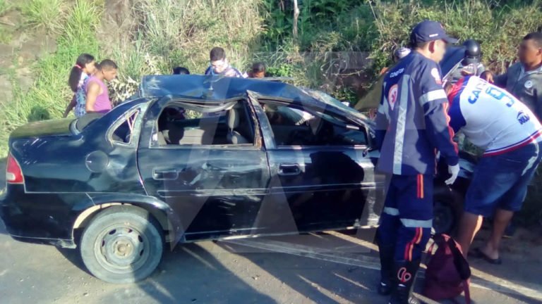 Capotamento deixa motorista gravemente ferido na BA-026, próximo a Amargosa