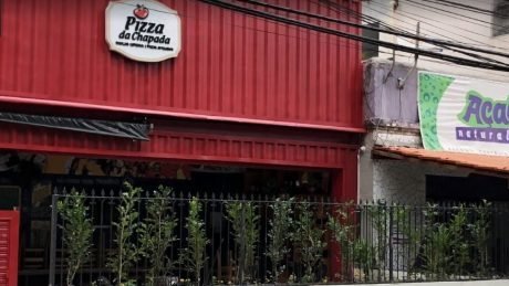 Incêndio atinge pizzaria em Salvador