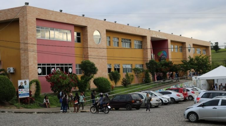 UFBA, UFRB e outras três universidades federais baianas reduzem gastos