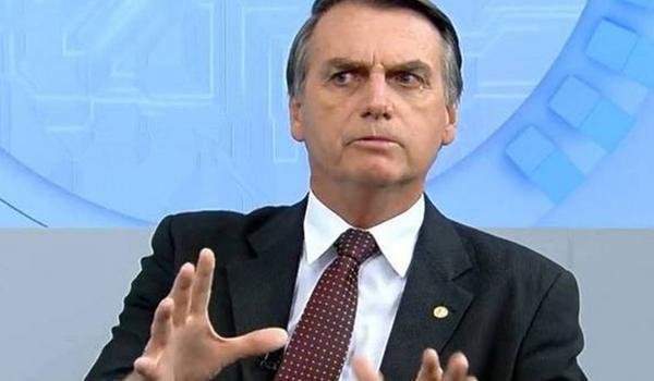 Suspeito de tentar matar Bolsonaro durante evento é preso após publicação em rede social