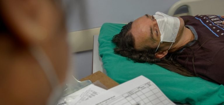 Coronavírus: Brasil registra 217 mortes em 24 horas; total chega a 2.141