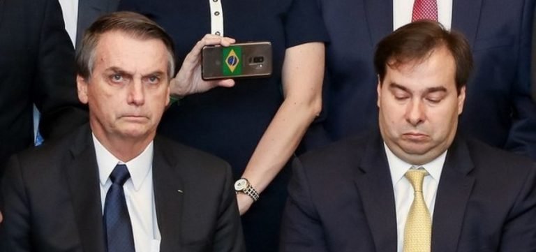 Bolsonaro tenta isolar Maia e oferece cargos a partidos do centrão