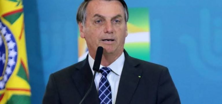 STJ suspende decisões judiciais que obrigava Bolsonaro a entregar exames de Covid-19