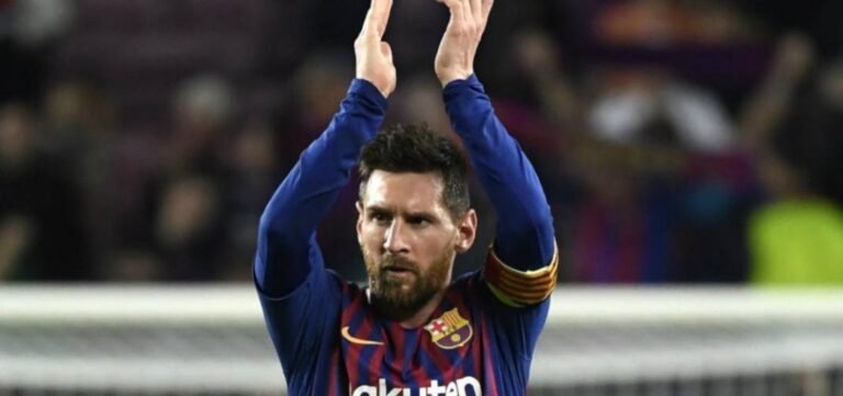 Messi comunica ao Barcelona sua saída do clube, dizem jornais da Espanha e Argentina