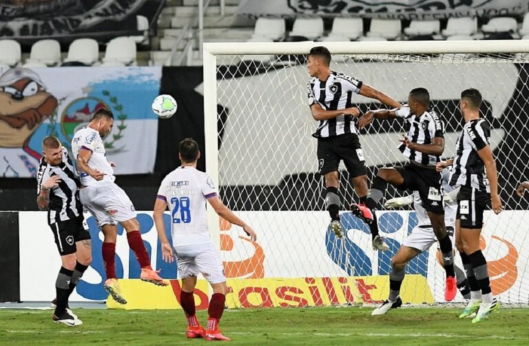 Gilberto desencanta, Bahia volta a vencer após 9 jogos e deixa Z4
