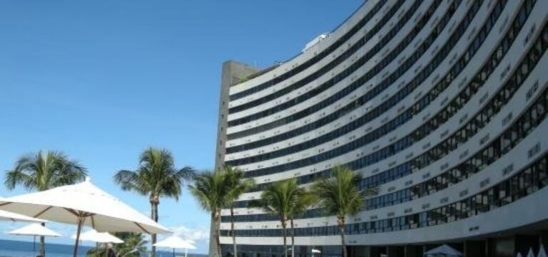 Turista morre após cair do 7º andar de Hotel em Salvador