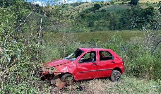 Criança de três anos morre e outras cinco pessoas ficam feridas em acidente de carro na Bahia