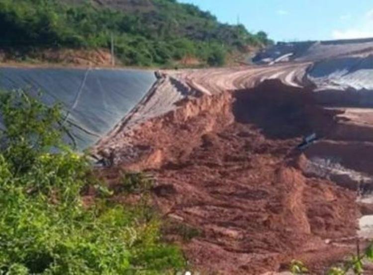 Barragem de rejeitos de mineração se rompe e causa deslizamento em Jacobina