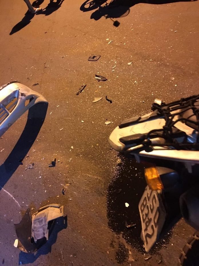 Carro de passeio colide em motocicleta em frente a antiga Codical em SAJ