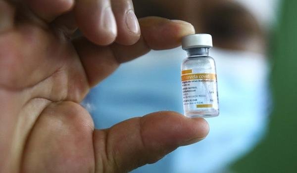 Avião da China chega em São Paulo com insumos para 8,6 milhões de vacinas