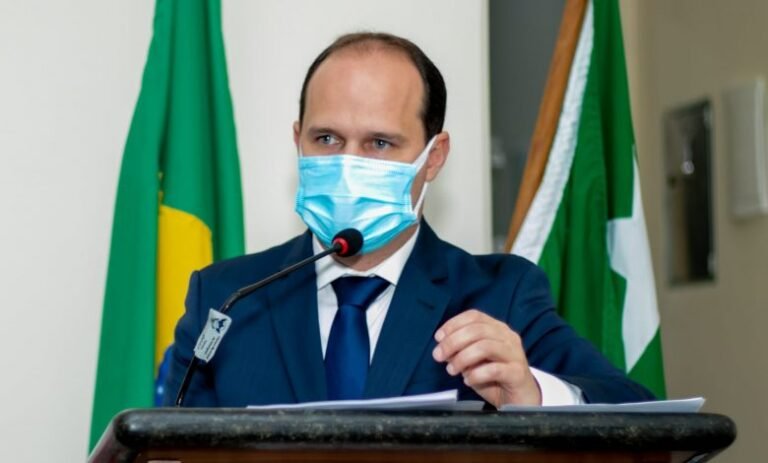 Amargosa: Júlio Pinheiro usa redes sociais para falar do veto de Jair Bolsonaro para compra de vacinas
