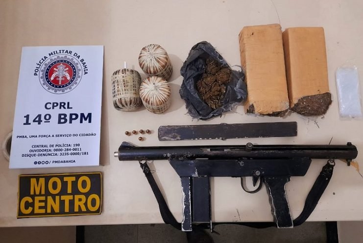 Explosivos e metralhadora são encontrados pela Polícia Militar em Santo Antônio de Jesus