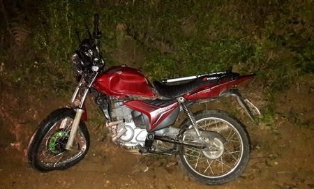 Moto bate com carro na ladeira do Rasta Couro em Mutuípe