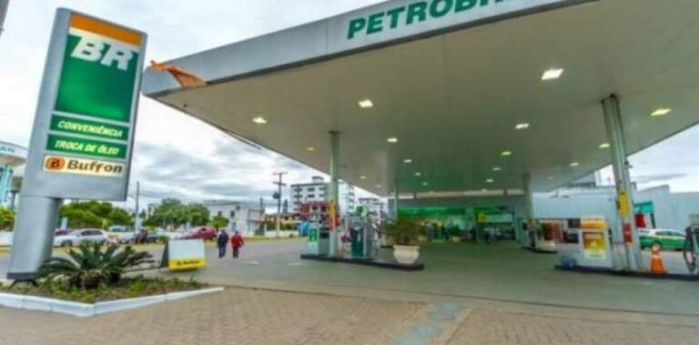 Petrobras completa 40 dias sem reajuste, mas combustíveis ainda sobem nas bombas