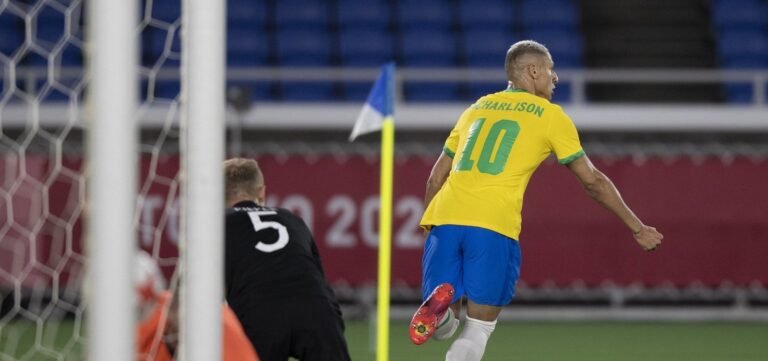 Futebol masculino do Brasil estreia com 4 a 2 na Alemanha