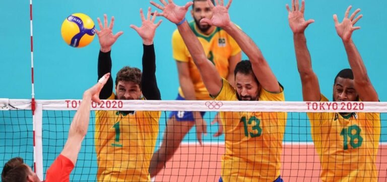 Brasil leva virada da Rússia e está fora da final do vôlei masculino
