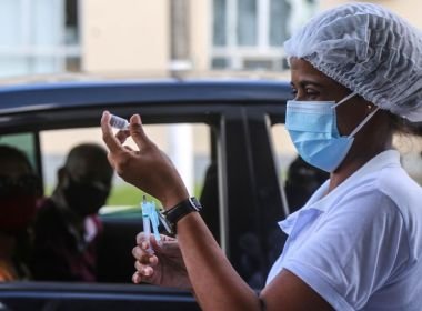 Brasil atinge 40% da população com esquema vacinal completo
