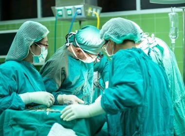 Após queda de 21% das cirurgias na pandemia, BA retomará 100% dos procedimentos eletivos