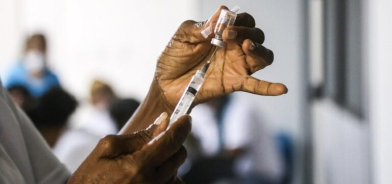 Bahia tem 79,3% da população acima de 12 anos vacinada com a primeira dose