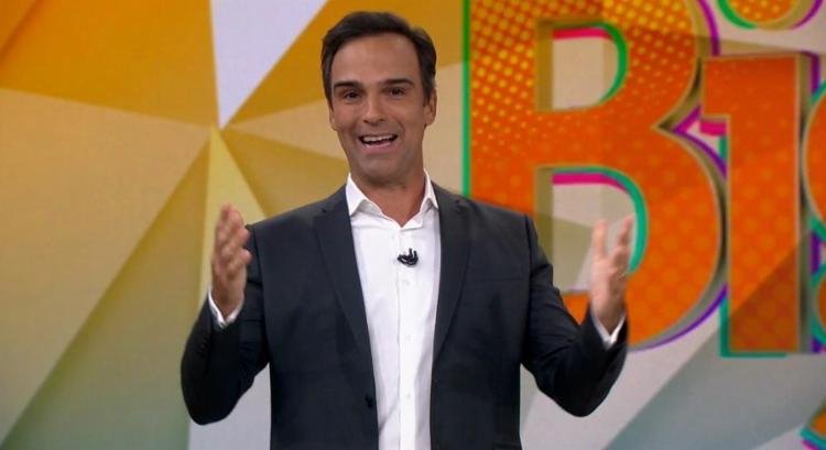 Tadeu Schmidt é confirmado como novo apresentador do BBB