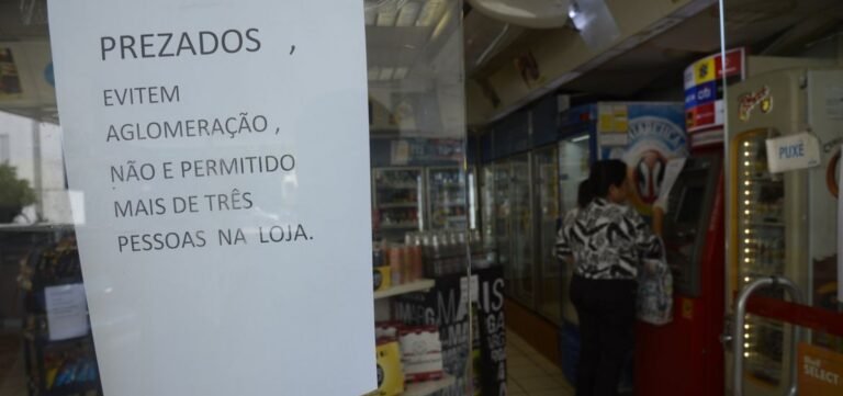 Estados terão que rever afrouxamento de ações contra Covid, diz conselho de secretários de Saúde