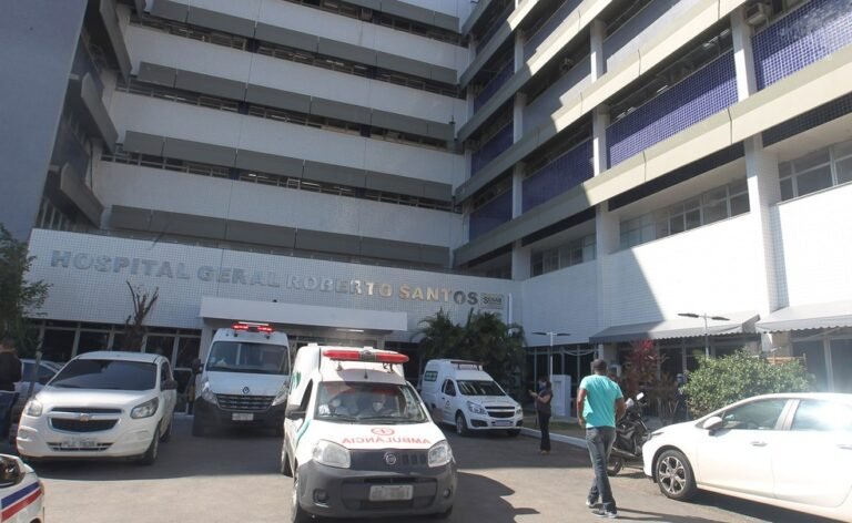 Pacientes da emergência do Hospital Geral Roberto Santos são transferidos após surto de Covid-19 na unidade