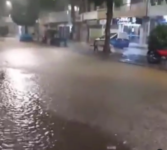 Moradores de Mutuípe registram pontos de alagamento em poucos minutos de chuva