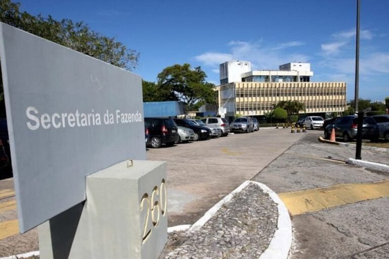 Concurso para agentes fiscais tem salários de até 13 mil na Bahia