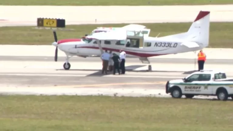 Como passageiro pousou avião após piloto desmaiar
