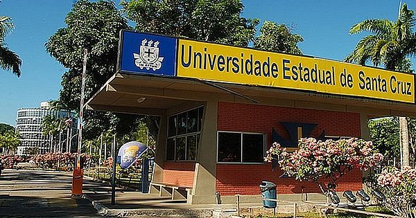 Uesc suspende inscrições de concurso para contratação de professores; entenda