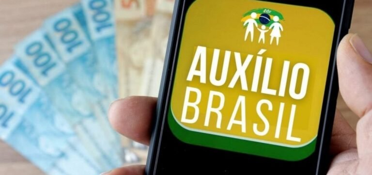 Antecipar adicional de R$ 200 do Auxílio Brasil para julho pode ser ilegal, alertam técnicos
