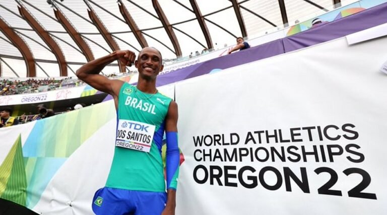 Alison dos Santos conquista ouro histórico nos 400 metros com barreiras