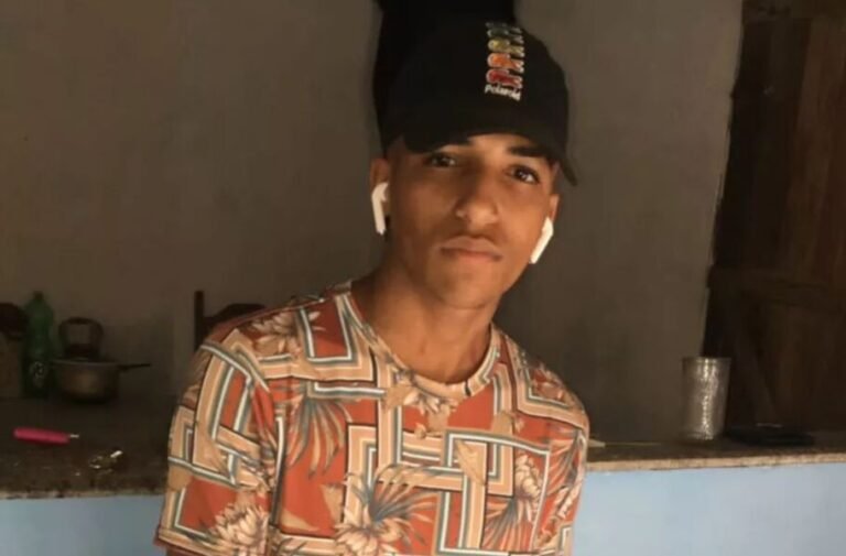 Cantor de 19 anos é morto a tiros em Feira de Santana